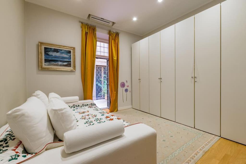 Historic With Terraces Apartment Rome